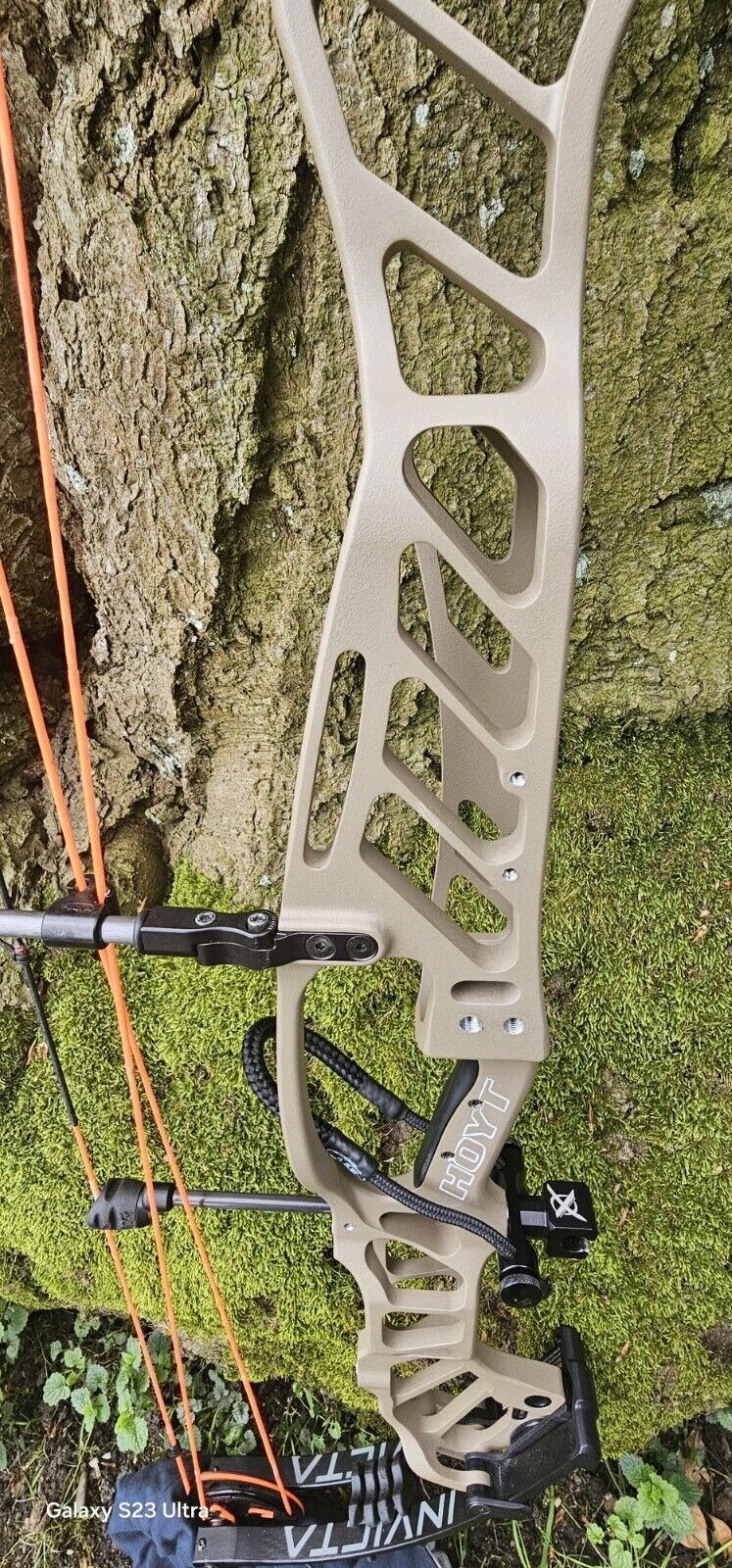 HOYT INVICTA 4