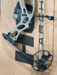 Hoyt Kobalt RH Buckskin