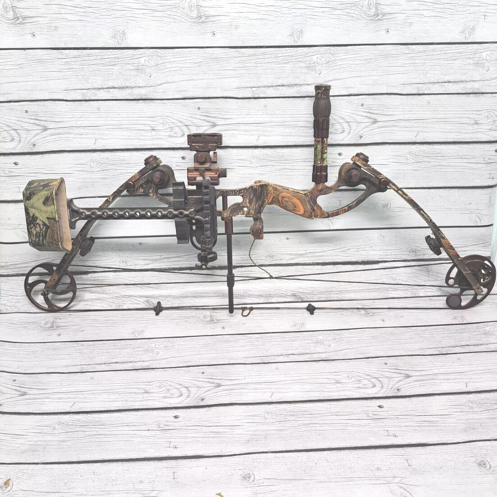 Kodiak Outdoor Compound Bow Logic 32 Right Handed