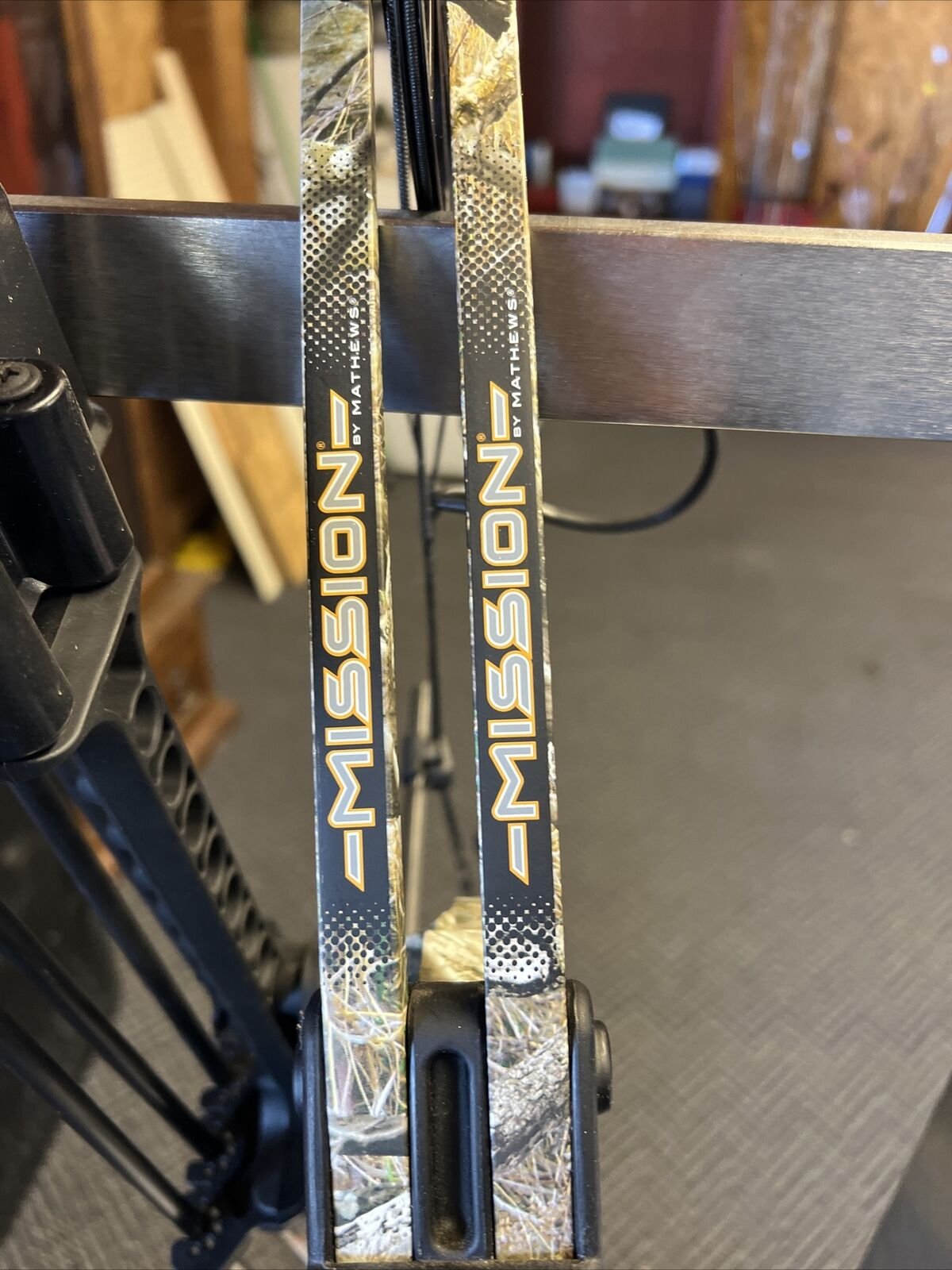 MISSION CRAZE BOW right hand FULLY LOADED 10